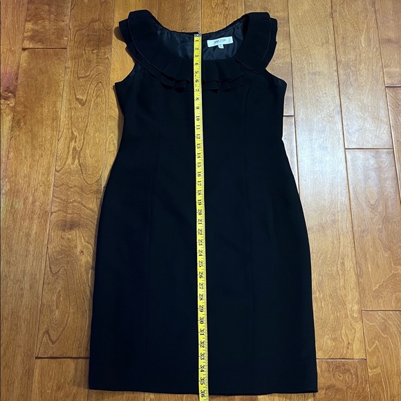 Jones Studio Black Sheath Ruffle Neck Dress Size 6 Career Academia Holiday Event - Picture 6 of 11